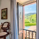Apartamento La Lanterna Swimming Pool Retreat - Happy *