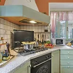 Apartman La Lanterna Swimming Pool Retreat - Happy *