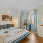 La Lanterna Swimming Pool Retreat - Happy Apartman