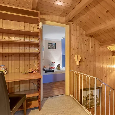 La Lanterna Swimming Pool Retreat - Happy Apartment *