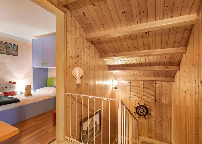 La Lanterna Swimming Pool Retreat - Happy