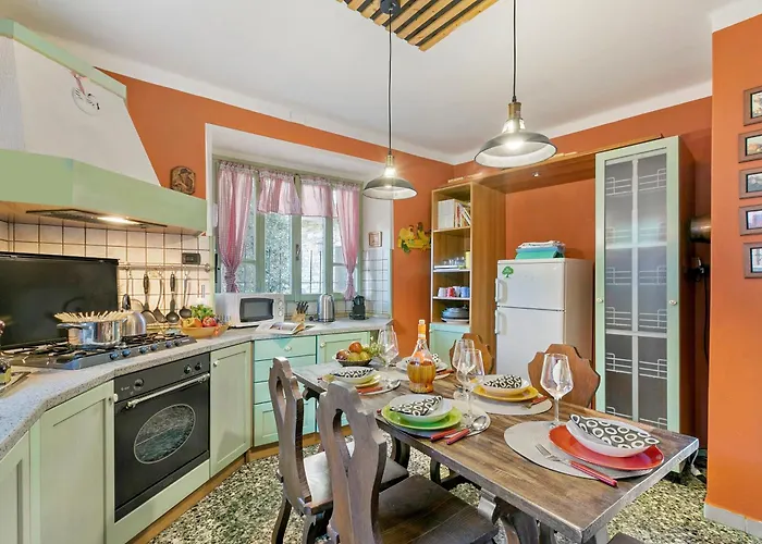 La Lanterna Swimming Pool Retreat - Happy