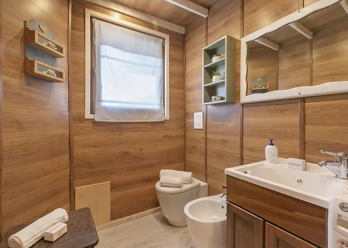 La Lanterna Swimming Pool Retreat - Happy 아파트