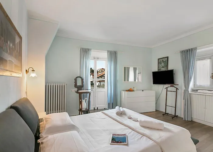 La Lanterna Swimming Pool Retreat - Happy *