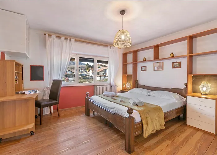 La Lanterna Swimming Pool Retreat - Happy Gignese